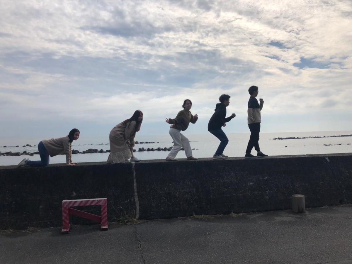 海と山に囲まれた静かな港町の オーシャンビュー 個室ゲストハウスeat&Stay Romey 静岡市 エクステリア 写真