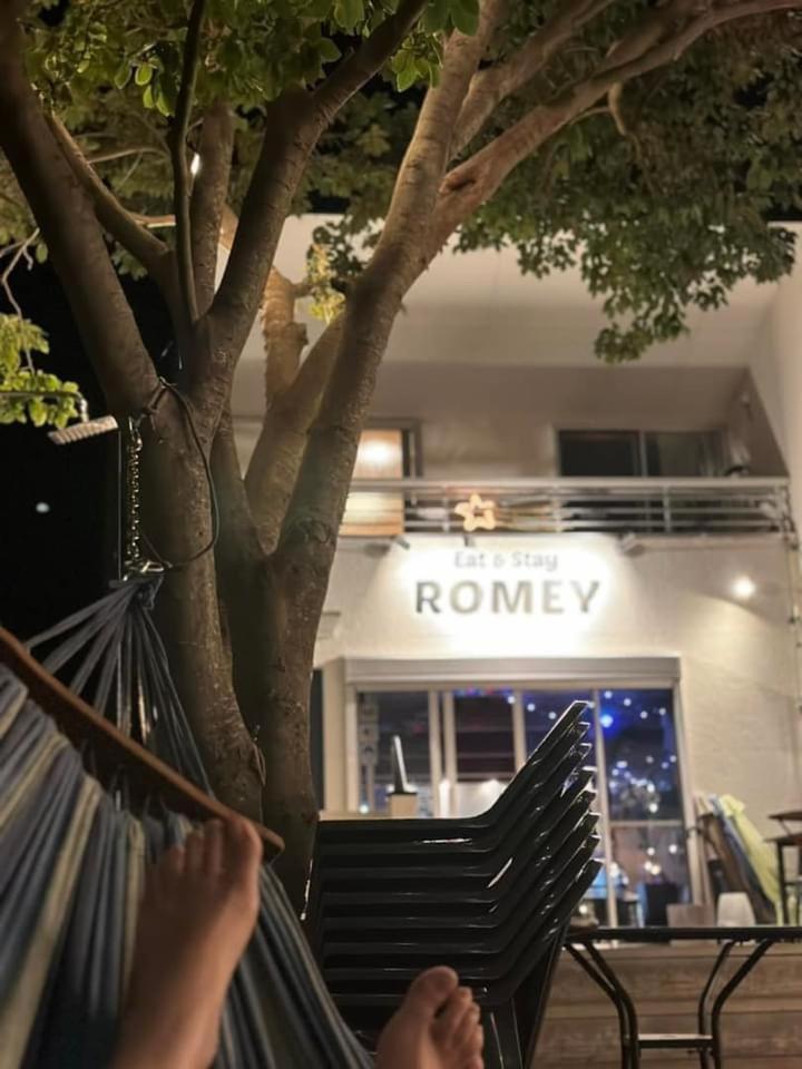 海と山に囲まれた静かな港町の オーシャンビュー 個室ゲストハウスeat&Stay Romey 静岡市 エクステリア 写真