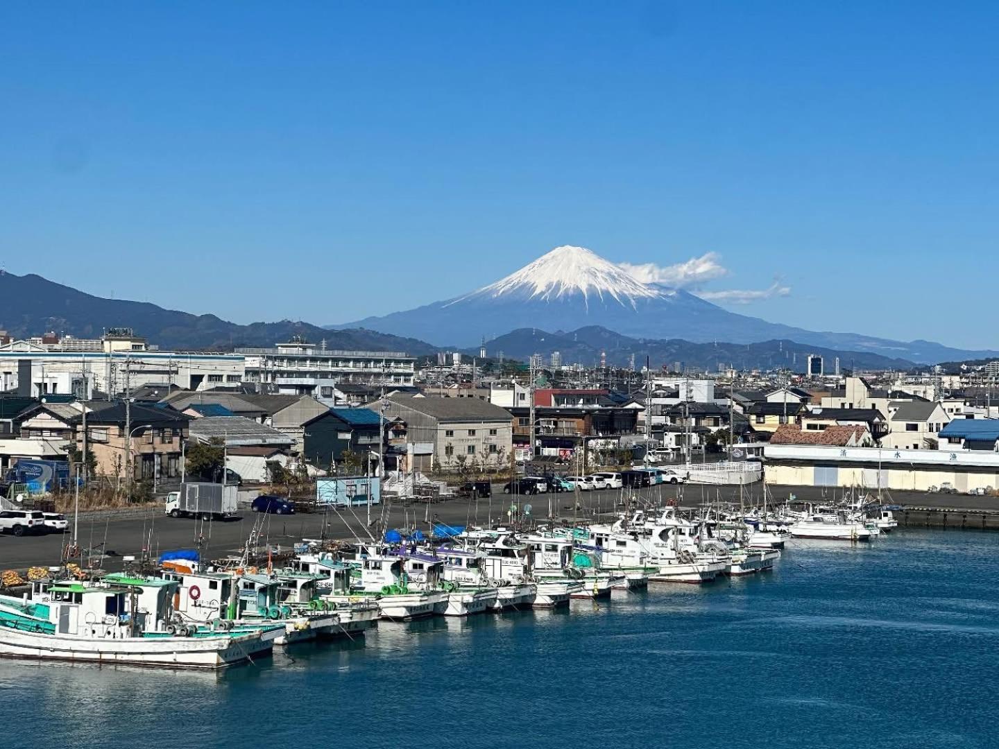 海と山に囲まれた静かな港町の オーシャンビュー 個室ゲストハウスeat&Stay Romey 静岡市 エクステリア 写真